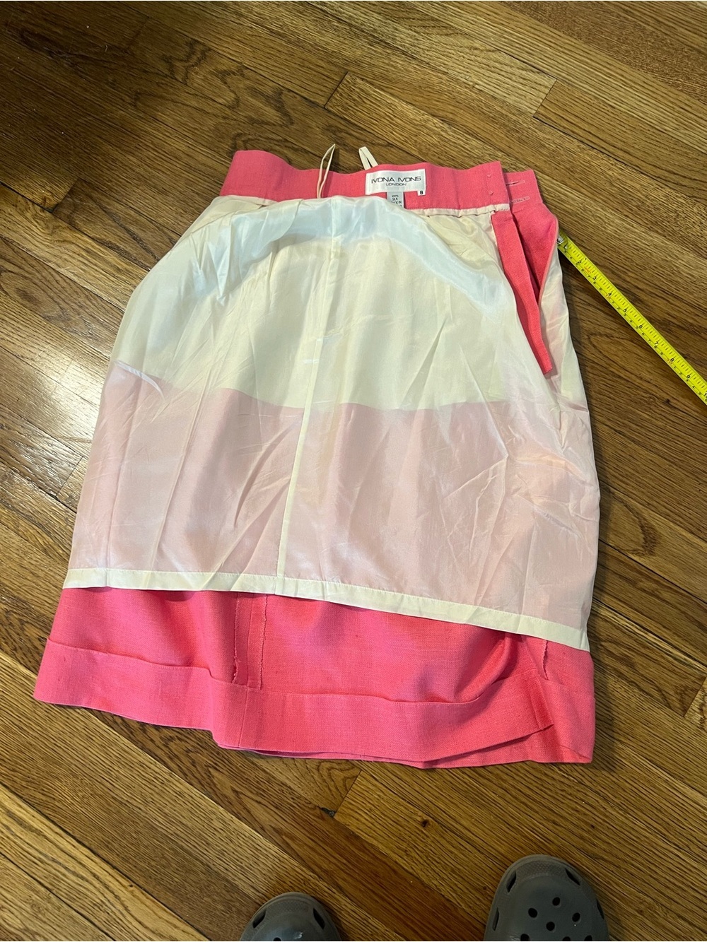 High-Waist Pleated Midi Skirt in Vibrant Pink - Picture 3 of 9